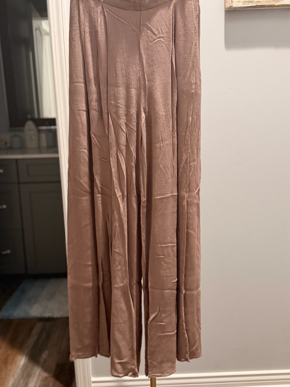 L'ATISTE Satin Wide leg flowy Pants in Mauve Blush